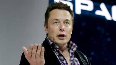 Musk’s ballsy move cranks up electric car revolution