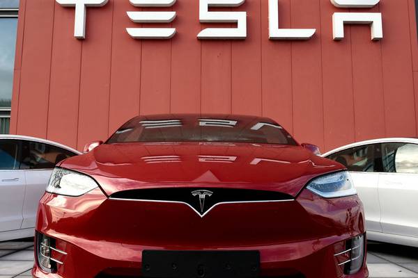 Tesla recalls half a million cars in US over defects