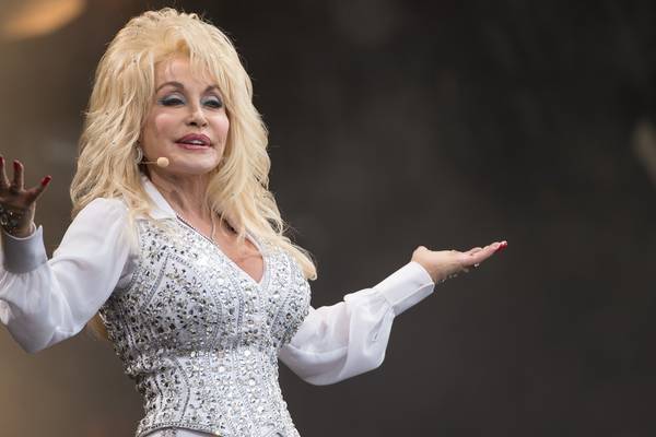 Dolly Parton partly funded Moderna Covid vaccine research