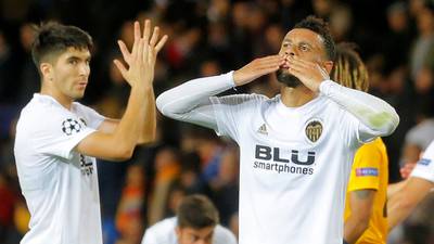 Valencia pile pressure on United with win over Young Boys