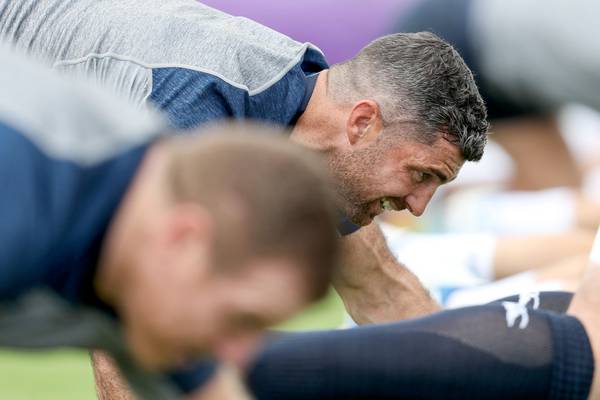 Rob Kearney to resume running but is a doubt for Scotland opener