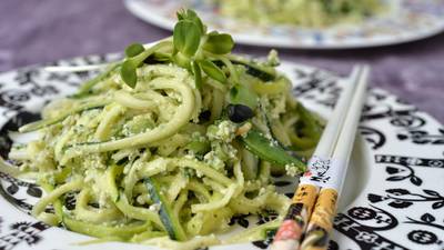 Courgette noodle salad