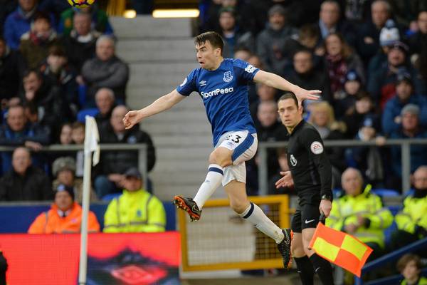 Séamus Coleman goes off injured as Everton take three points
