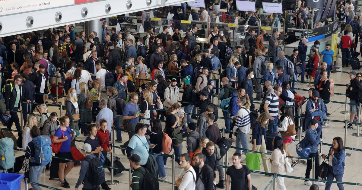 Сан посещает 450 000 человек, чтобы пролететь через аэропорт Дублина — The Irish Times