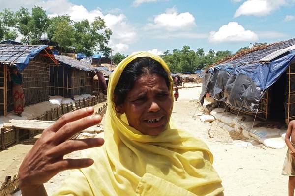 Gunfire at Bangladesh border as thousands flee Myanmar violence