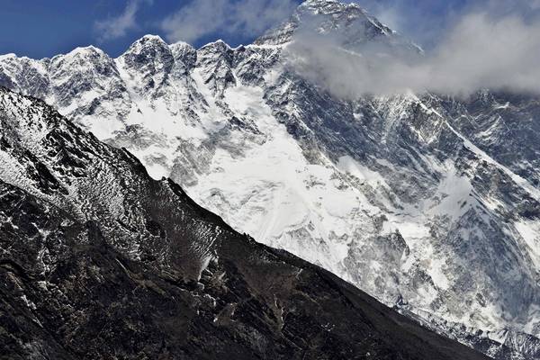 Mount Everest’s famous Hillary Step has collapsed