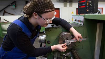 ‘Ambitious, capable’ young  must consider apprenticeships