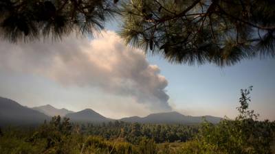 La Palma airport shuts down again due to ash from volcano eruption