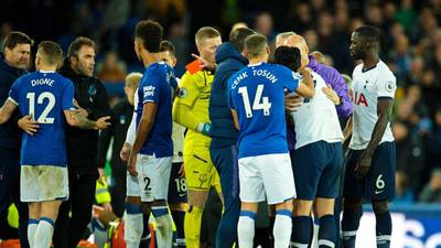 Everton deny Spurs at the death but Gomes injury dominates