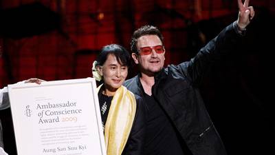U2 urge council to revoke Freedom of Dublin from Suu Kyi