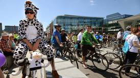 Cyclists make use of perfect weather to take over Dublin city centre