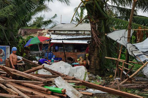 Philippine typhoon Phanfone ruins Christmas for 4,000 evacuees
