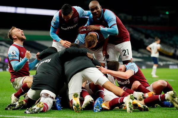 Lanzini rounds off stunning West Ham comeback at Spurs