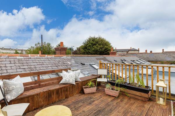 Roof with a view at bijou canal cottage for €350k