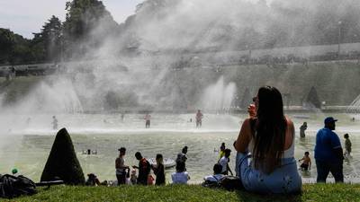 Heatwave in France: An overpowering smell of rubbish and avoiding the oven