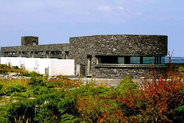 Inis Meáin Restaurant: Train, bus, boat and taxi – a place worth taking a trip for