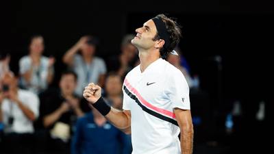 Roger Federer cruises into Australian Open third round
