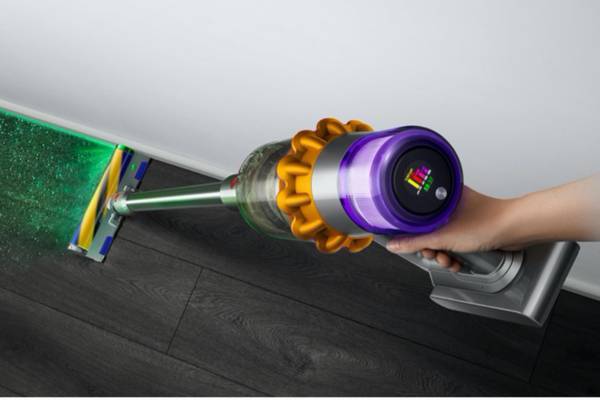 Dyson V15 Detect: No more dust on hardwood floors with this smart tech