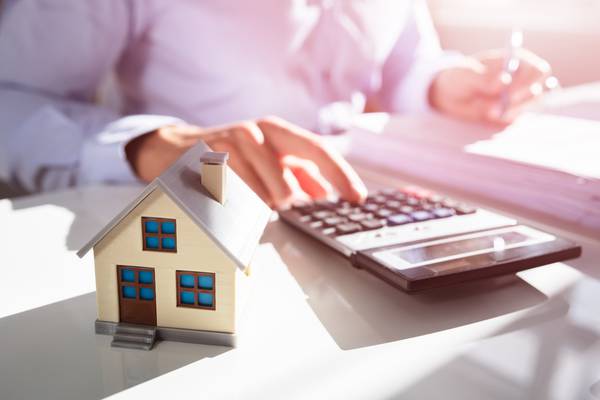 What expenses can I claim against capital gains when I sell a property?