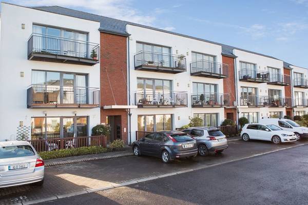 What sold for €390k in Greystones, Finglas, Sallynoggin and Dublin 24?