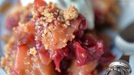 Pear and cranberry crumble