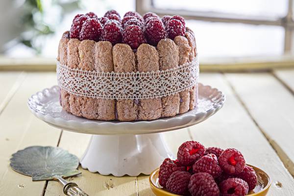 Summer raspberries for a stunning cake-like dessert