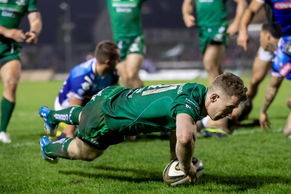 Connacht maintain play-off push with tough Benetton win