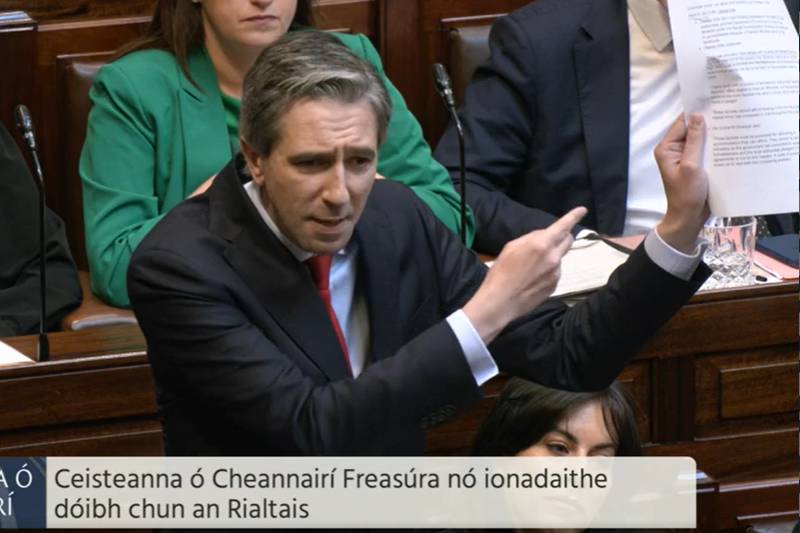 ‘You’re wrong, you’re wrong’ - Simon Harris equipped with bar charts leaves Sinn Féin rivals reeling