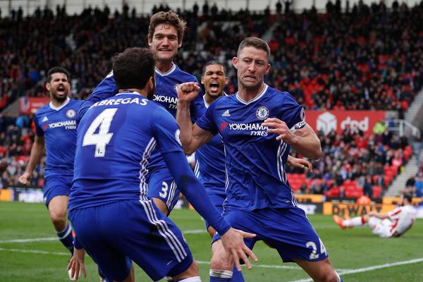 Gary Cahill pounces late to keep Chelsea on title track
