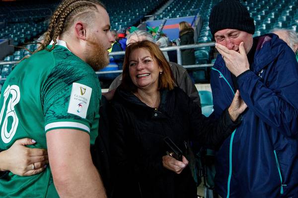 Finlay Bealham and family enjoy special moment at Twickenham