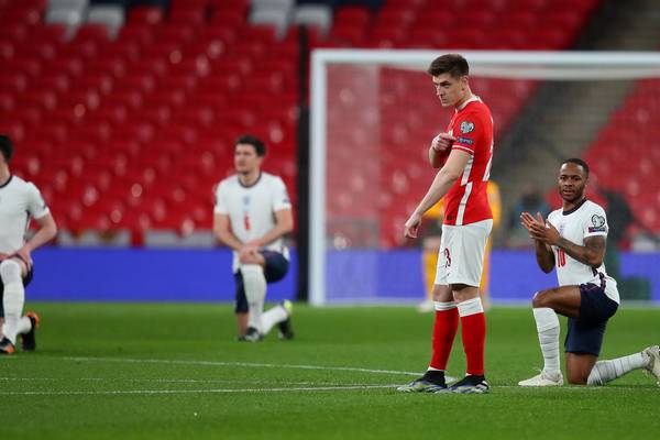 Scotland players to take knee in solidarity with England before Wembley clash