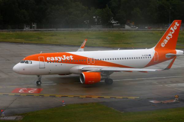 Budget airline easyJet lifts profit outlook after strong quarter