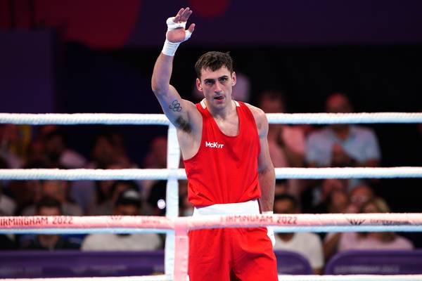 Aidan Walsh moves within one fight of Olympic qualification