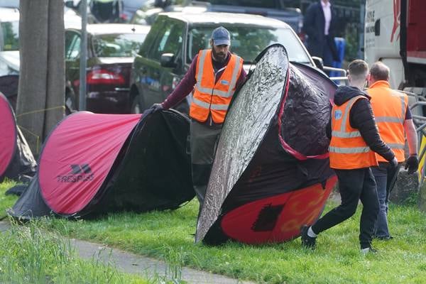 More than 100 asylum seeker tents cleared from Grand Canal in Dublin during early morning operation