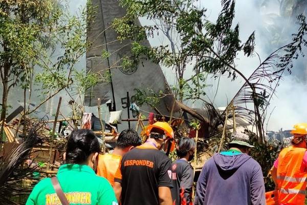 Philippines plane crash: 42 soldiers on board and three civilians on ground killed
