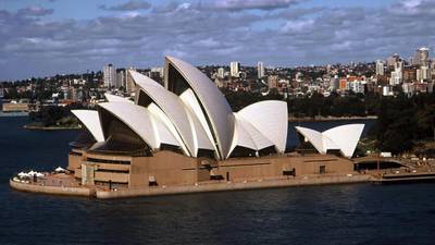 Australian expats urged to claim $2,600 tax refund