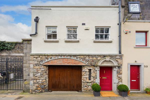The actor’s mews: Former home of Gabriel Byrne on Herbert Lane for €1.65m