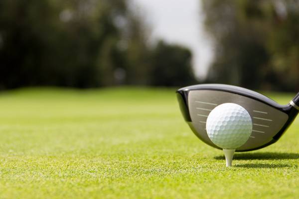 Golf club told to cancel tee times for members breaching 5km restriction