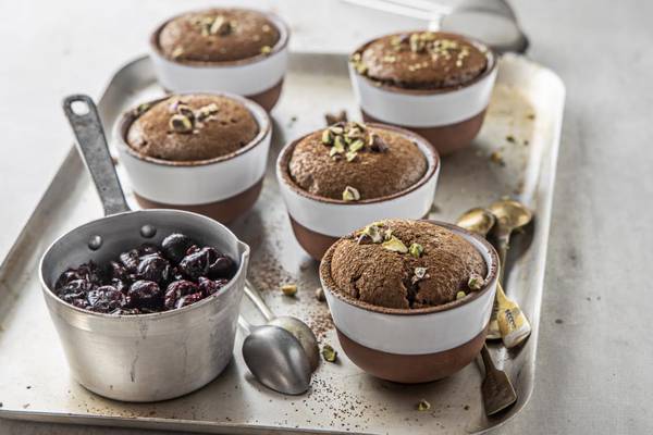 Warm chocolate mousse pots that can be made in minutes